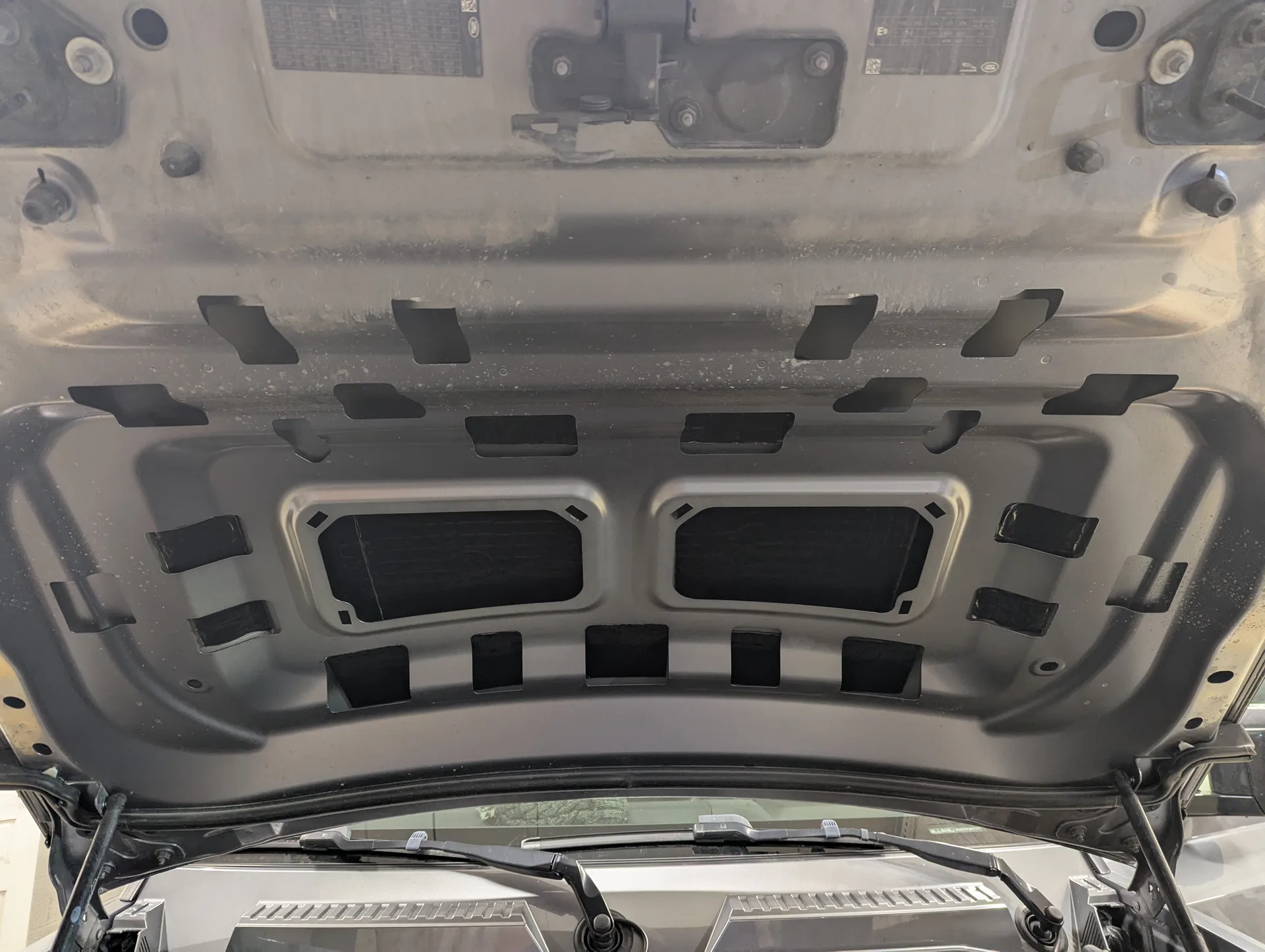 land-rover-defender-520