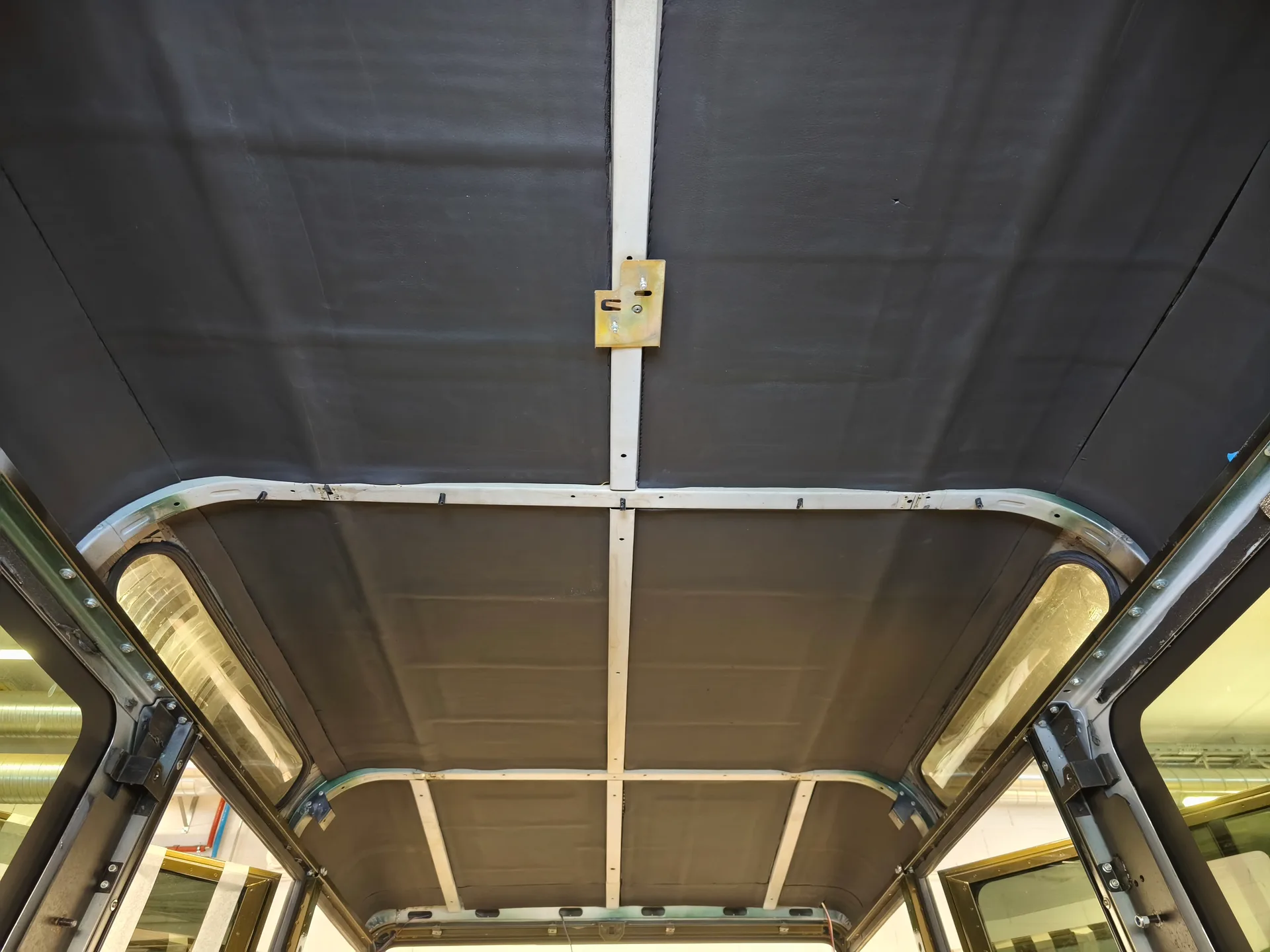 land-rover-defender-874