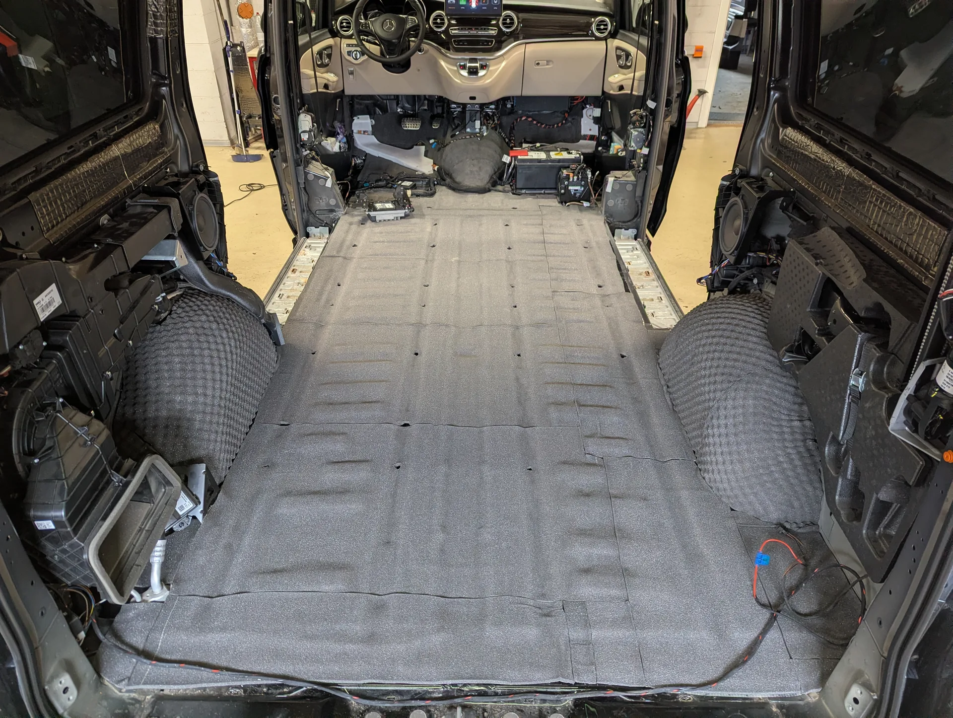 mercedes-benz-v-class-executve-578