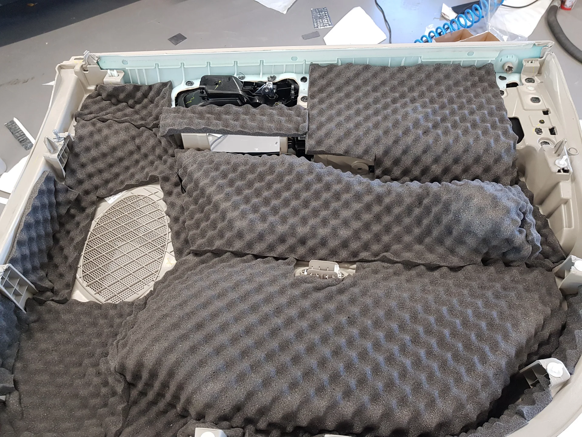 chrysler-town-country-385