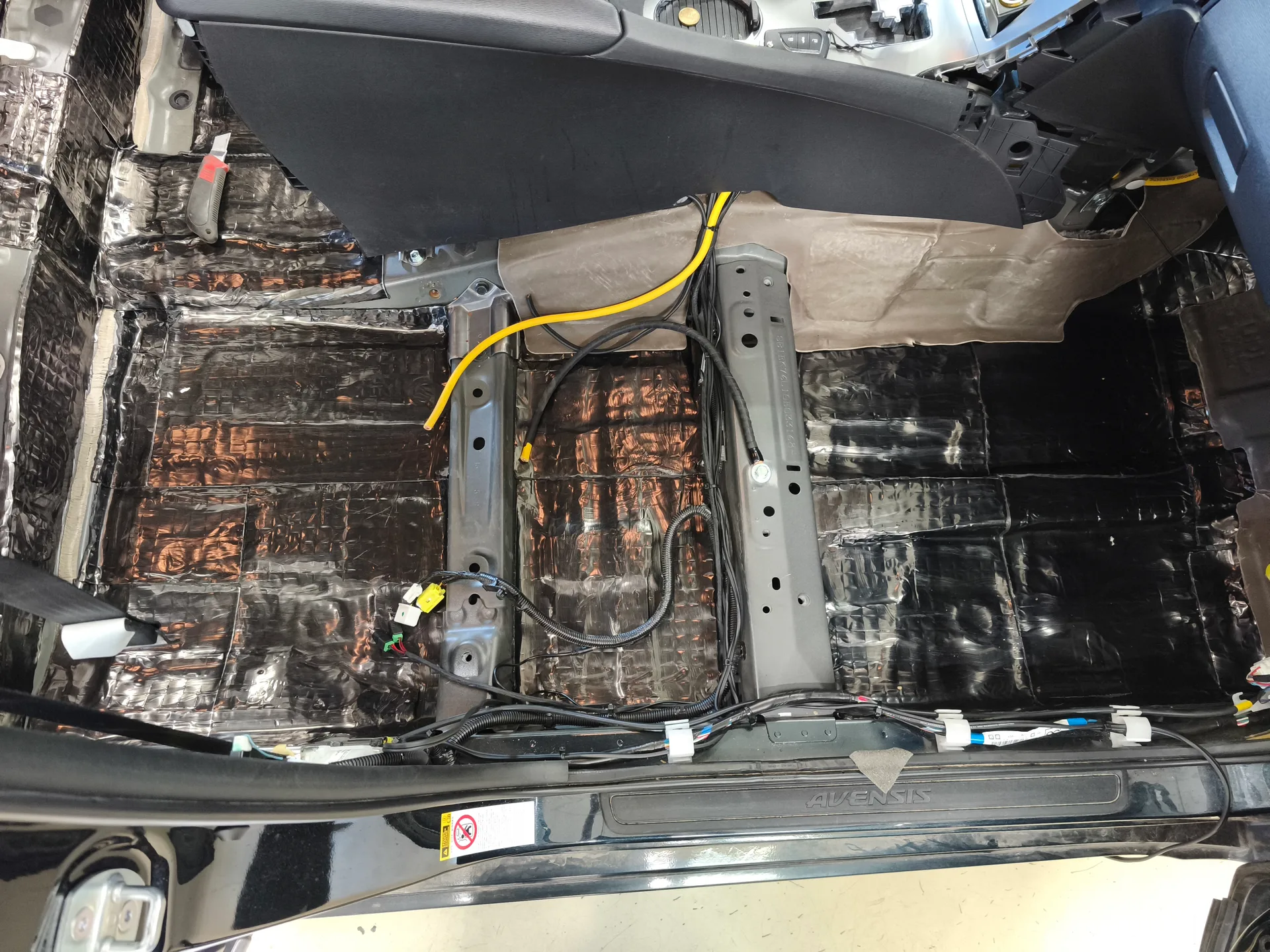 toyota-avensis-2013-871