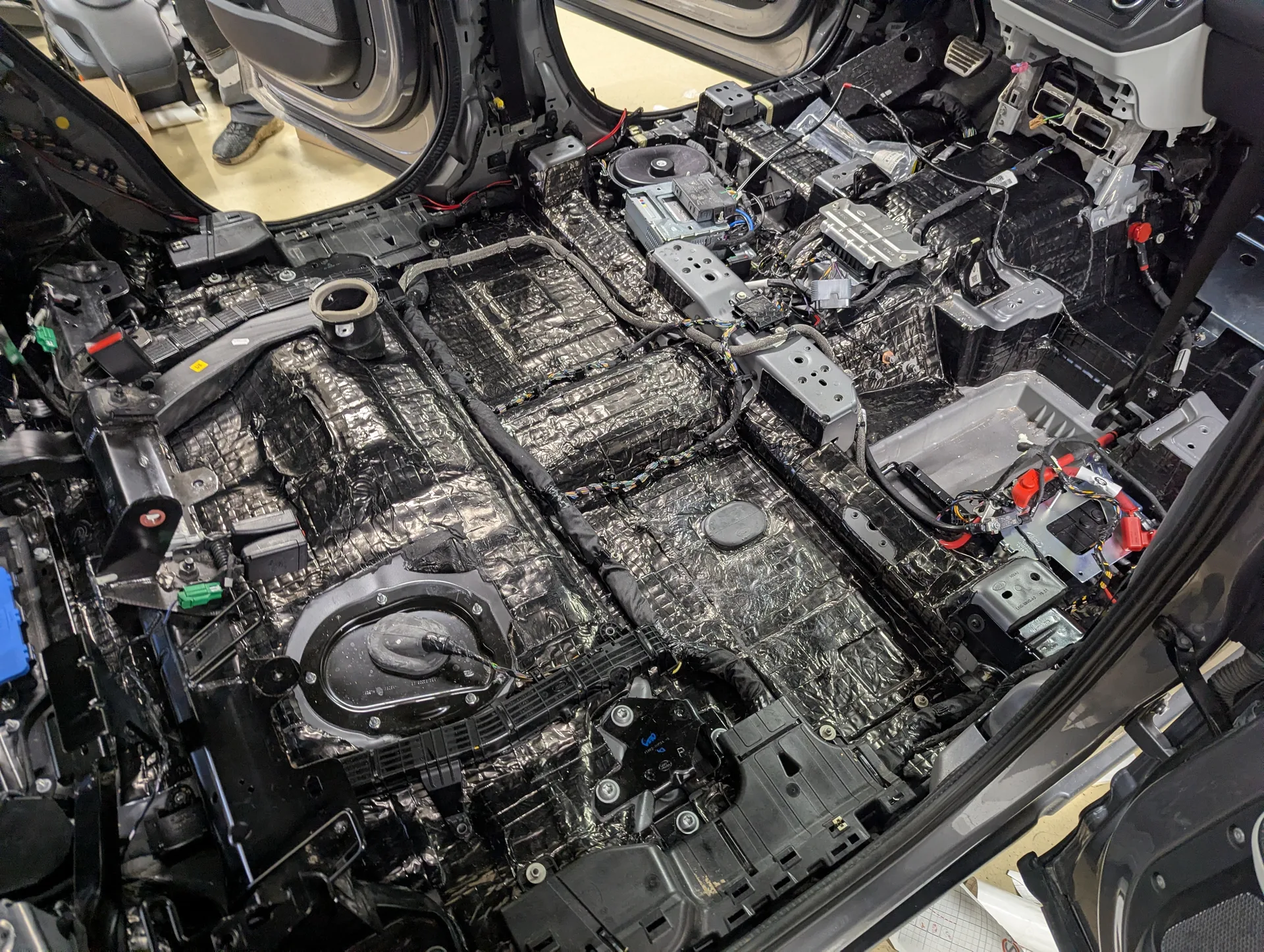 land-rover-defender-520