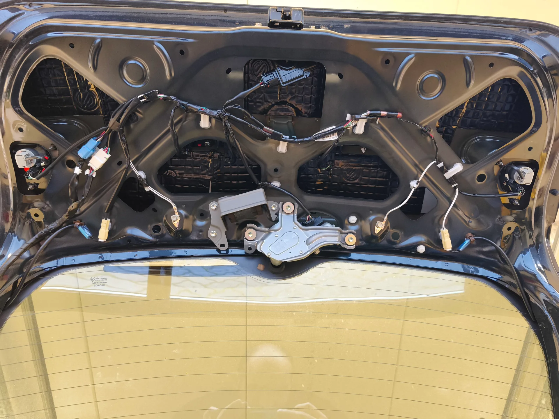 toyota-avensis-2013-871