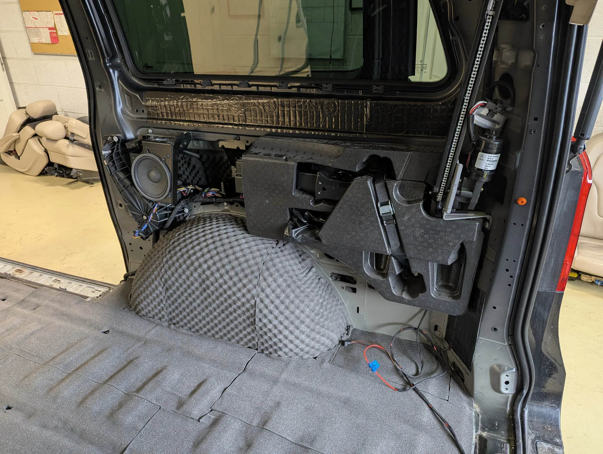 mercedes-benz-v-class-executve-578