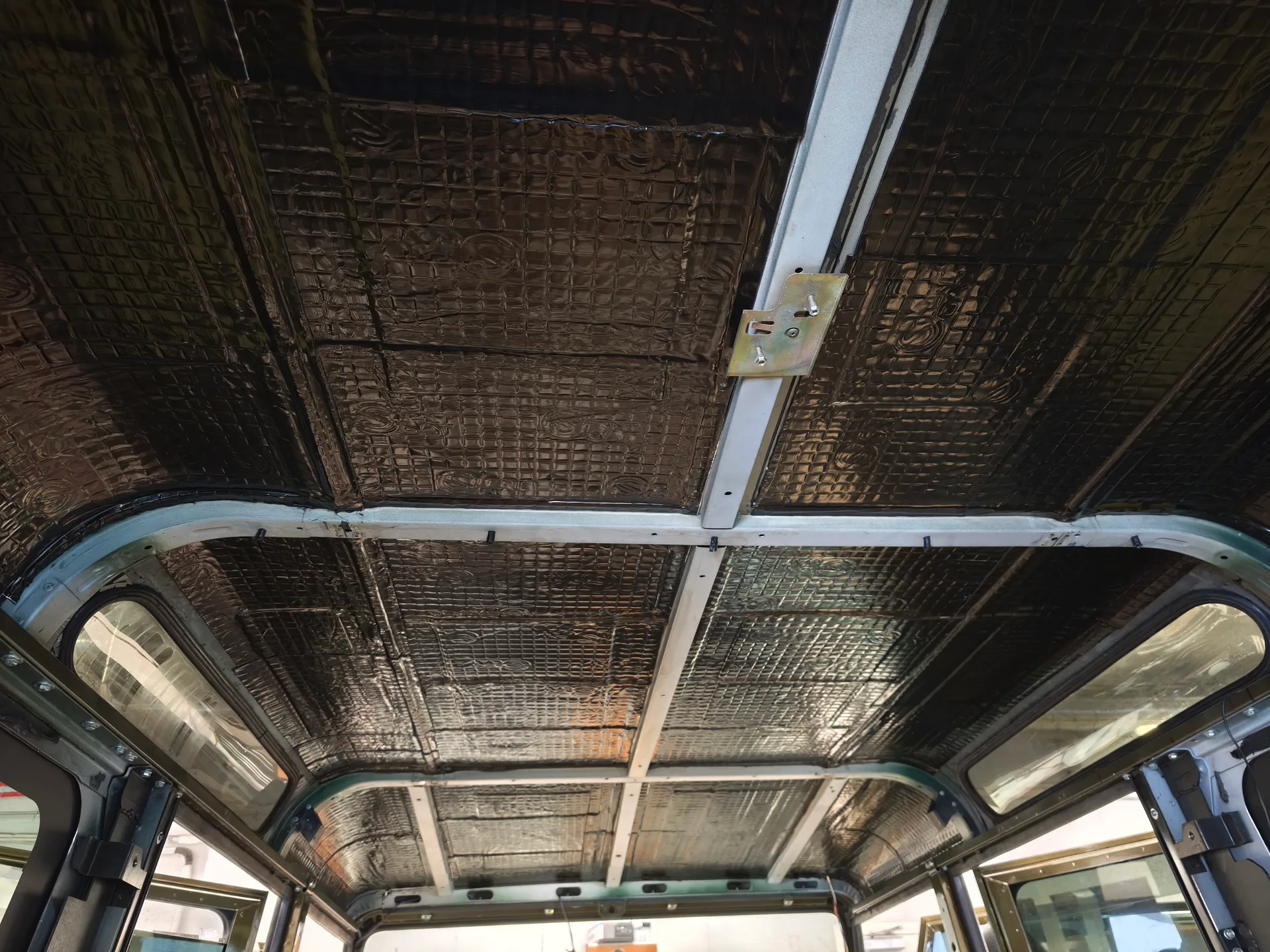 land-rover-defender-874