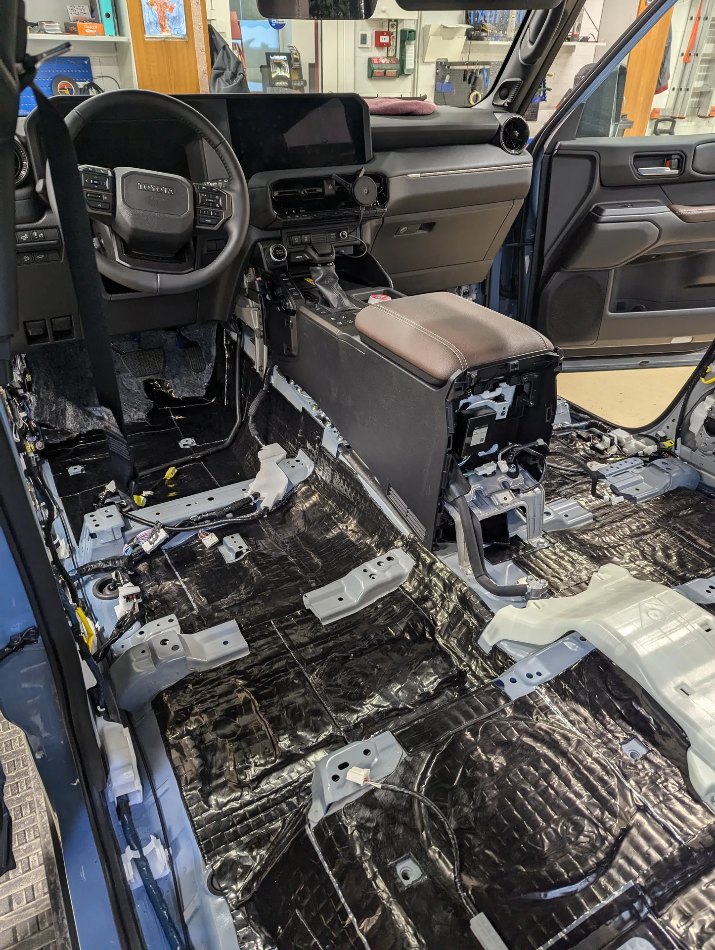 toyota-land-sruiser-250-454