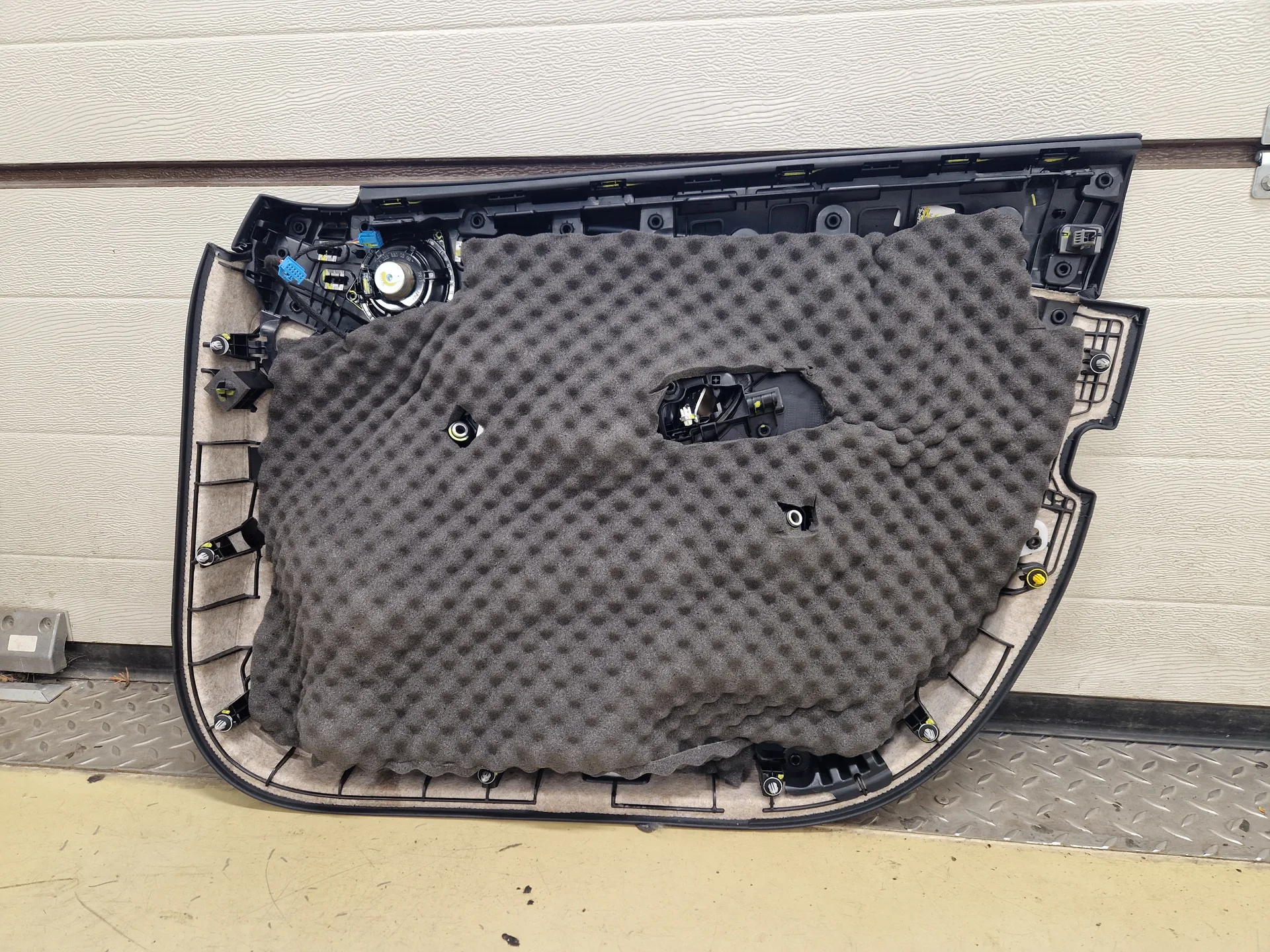 mercedes-benz-c-class-819