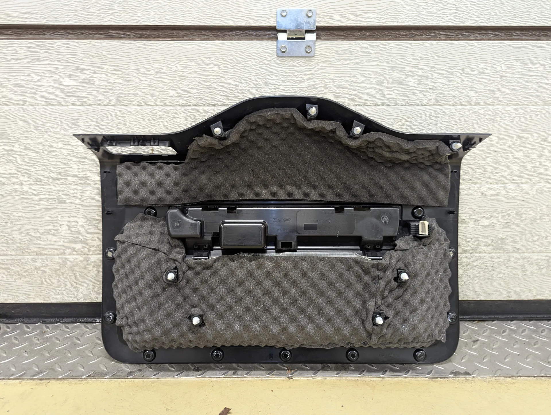 land-rover-defender-520