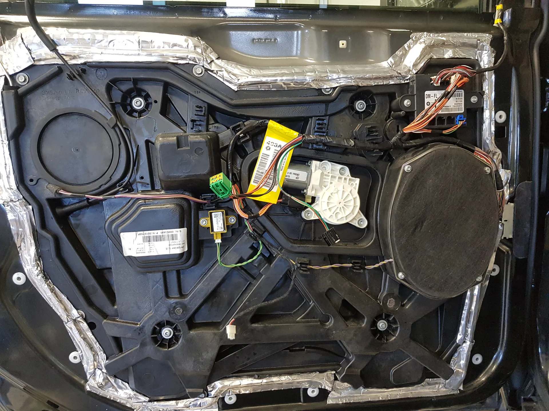 chrysler-town-country-385