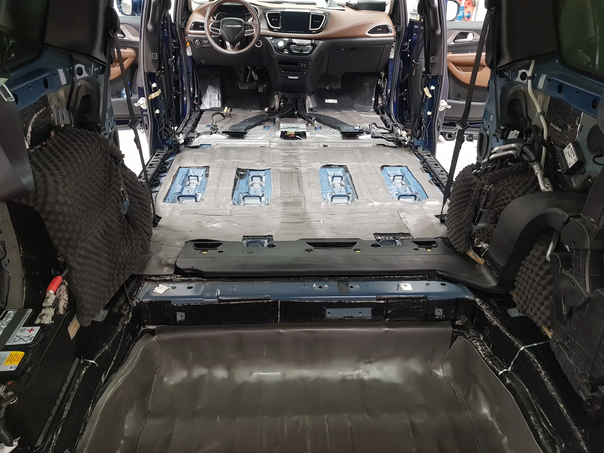 chrysler-pacifica-895