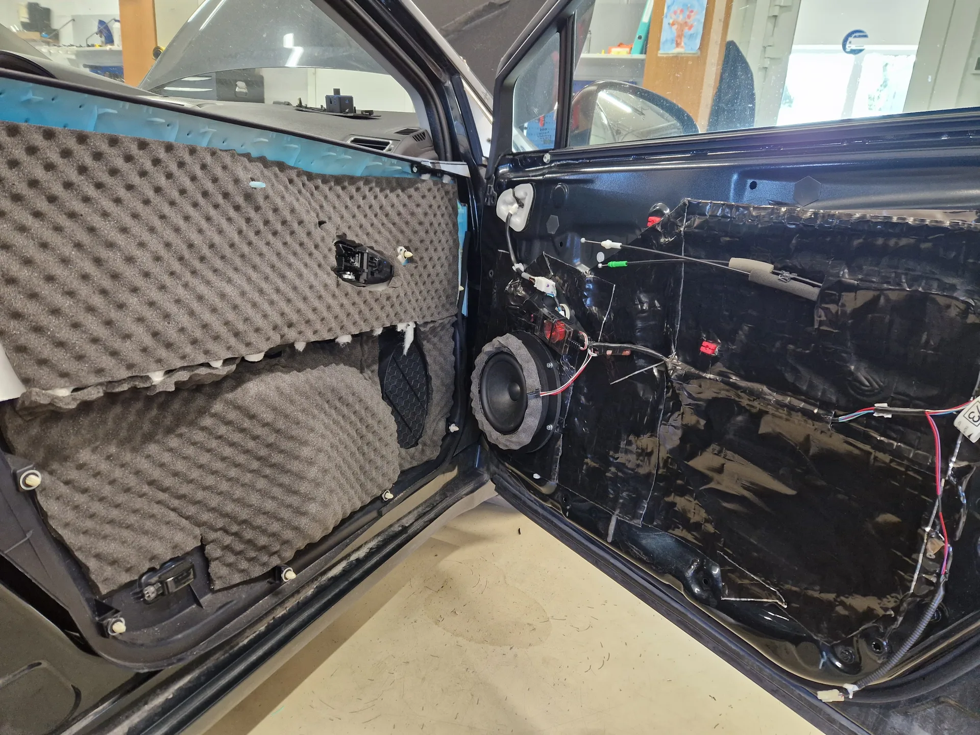 toyota-avensis-2013-871