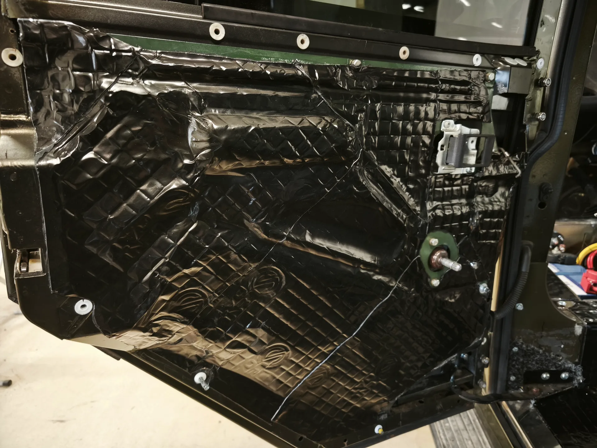 land-rover-defender-874