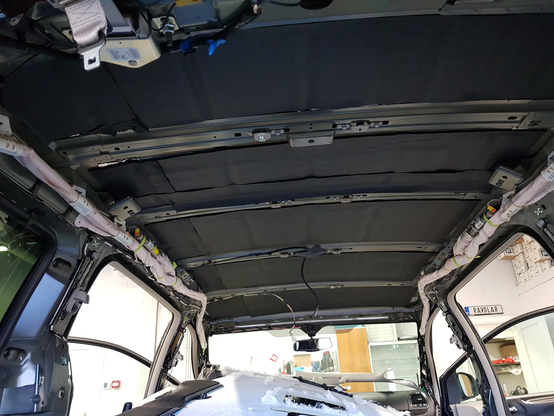 chrysler-town-country-385