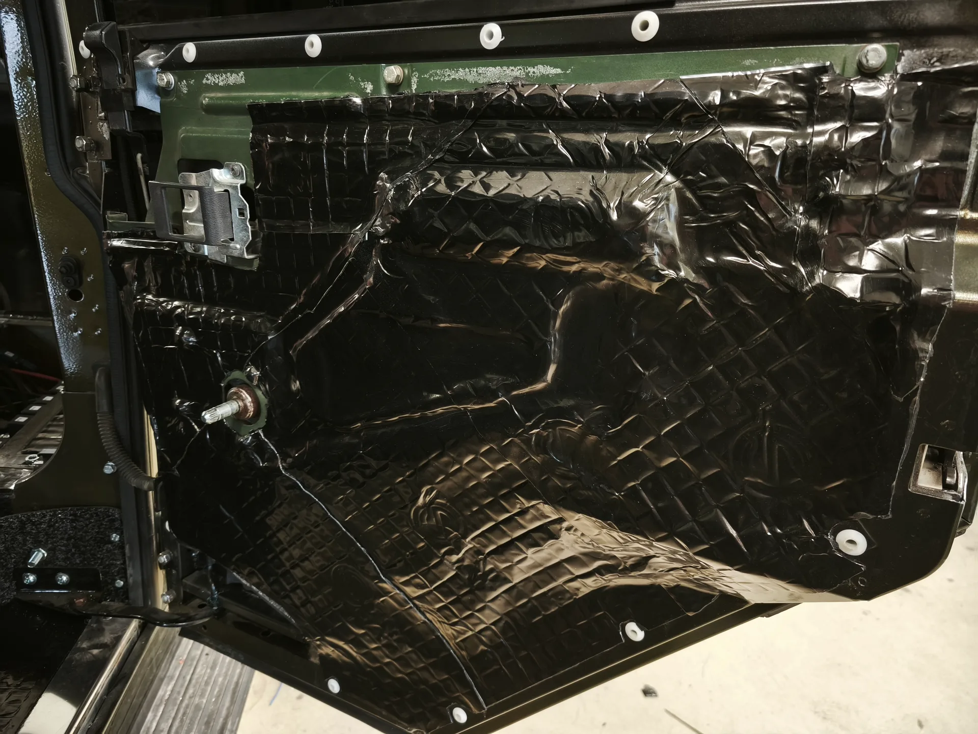 land-rover-defender-874