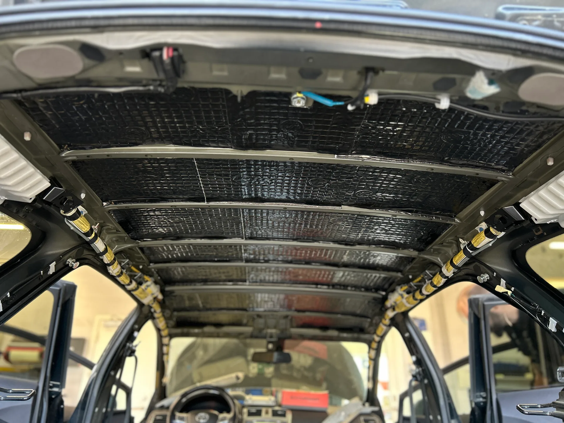 toyota-avensis-2013-871